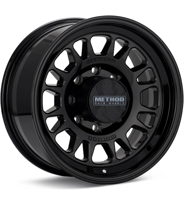 Method MR318 8-Lug Gloss Black wheel image