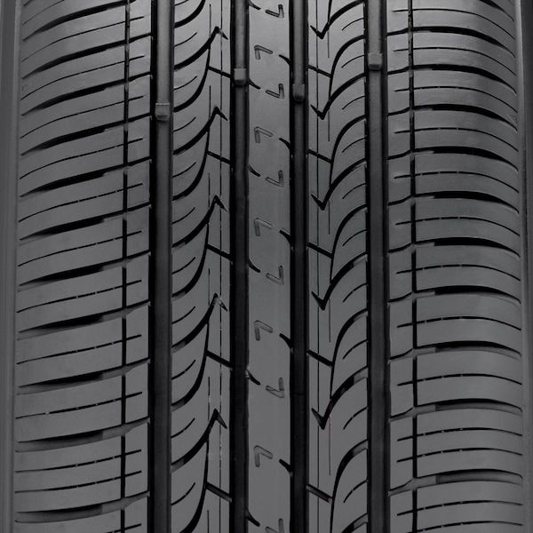 Kumho Solus KH25 tire image