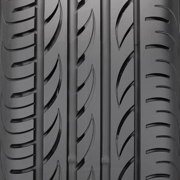 Pirelli P Zero Nero tire image